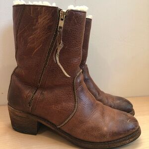 ❤️ SOLD ❤️ Shearling Lined Heeled Boots